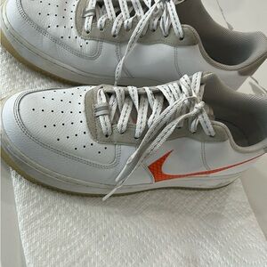 Nike Men's White and Orange Athletic Sneakers